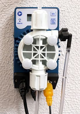 Seko Kompact DRP 200 (5 л/ч) мембранный насос-дозатор для бассейна DPR200NHE0000 фото