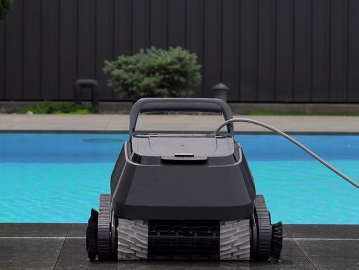 Aquaviva 7320 Black Pearl робот-пылесос для бассейна (с щётками для очистки углов) 21628 фото