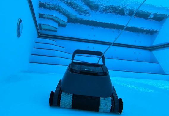 Aquaviva 7320 Black Pearl робот-пылесос для бассейна (с щётками для очистки углов) 21628 фото