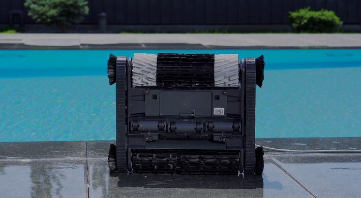 Aquaviva 7320 Black Pearl робот-пылесос для бассейна (с щётками для очистки углов) 21628 фото