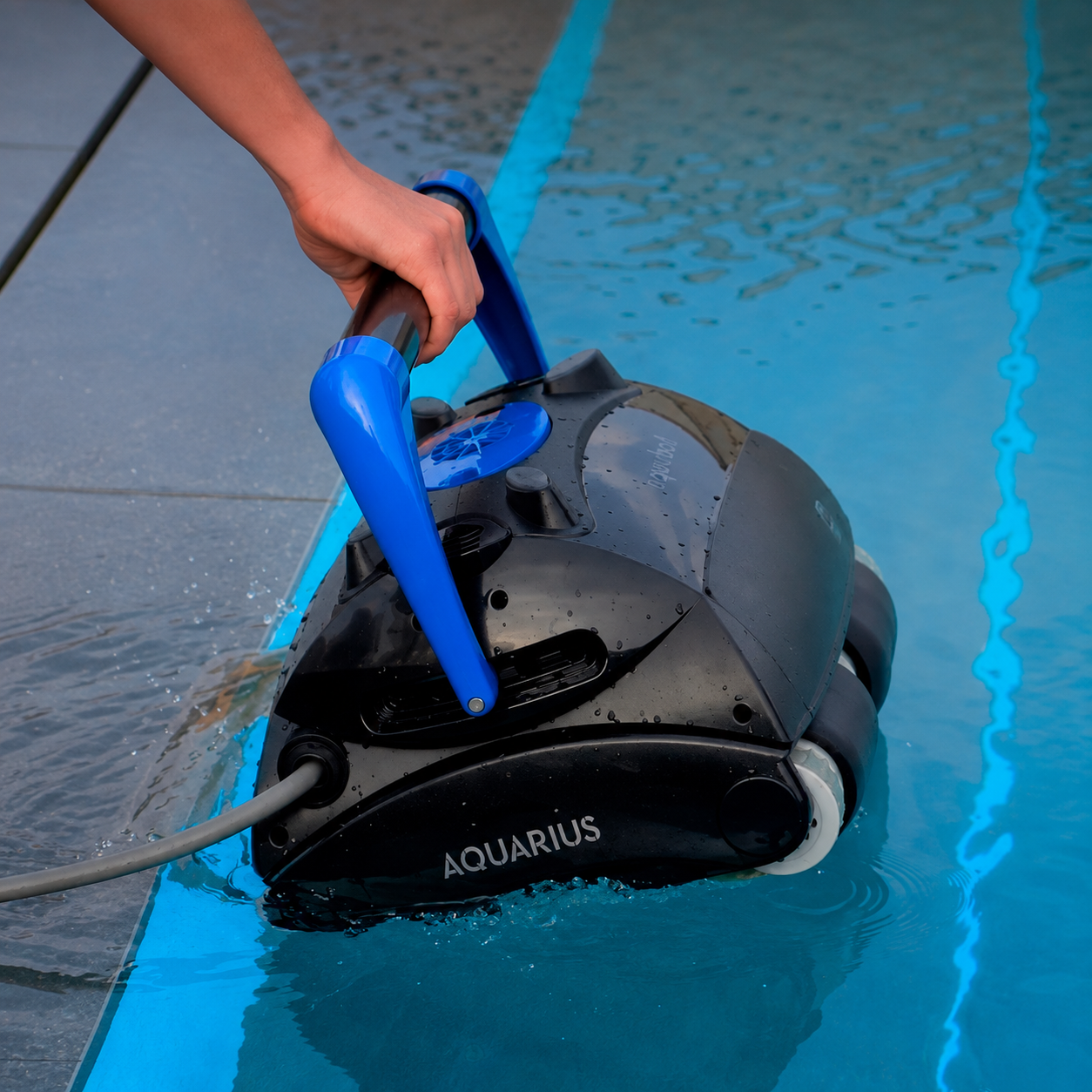Aquabot Aquarius для больших частных и общественных бассейнов